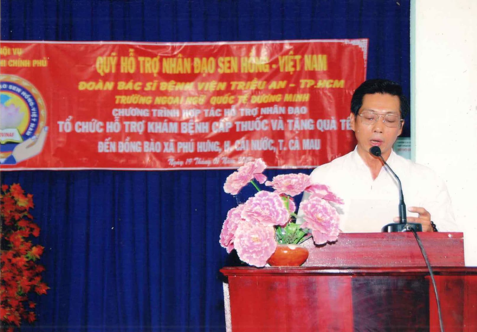 Ông Vũ Ngọc Quỳnh chủ tịch Quỹ Sen Hồng phát biểu